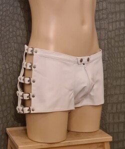 Leren Short Riempjes SUB-Hshort3