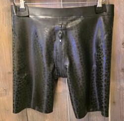 Latex Bermuda latex101-bermuda