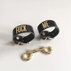 Boeien "Fuck Me" Provo-fuckme-cuffs 2